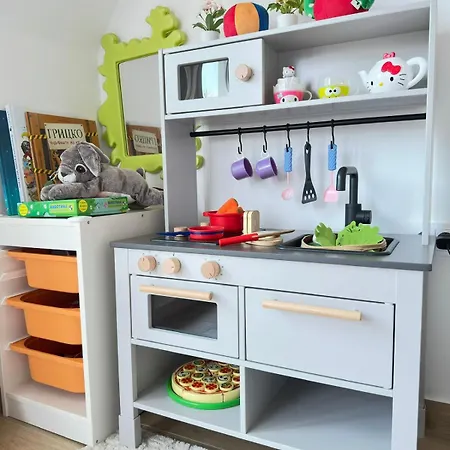 Dorin Kutak, Hills *