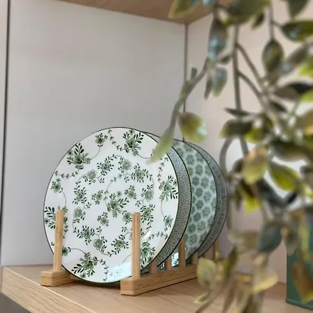 Dorin Kutak, Hills Lägenhet *